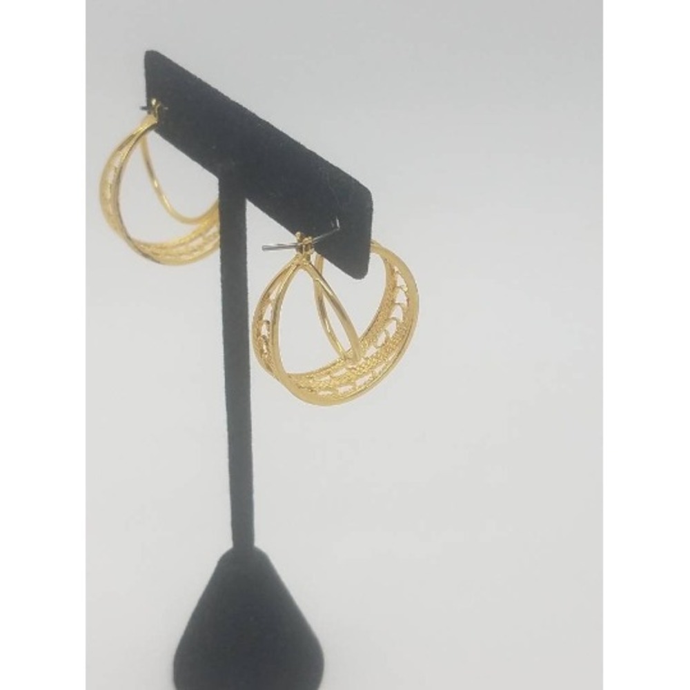Vintage gold tone filigree hoopβ earrings